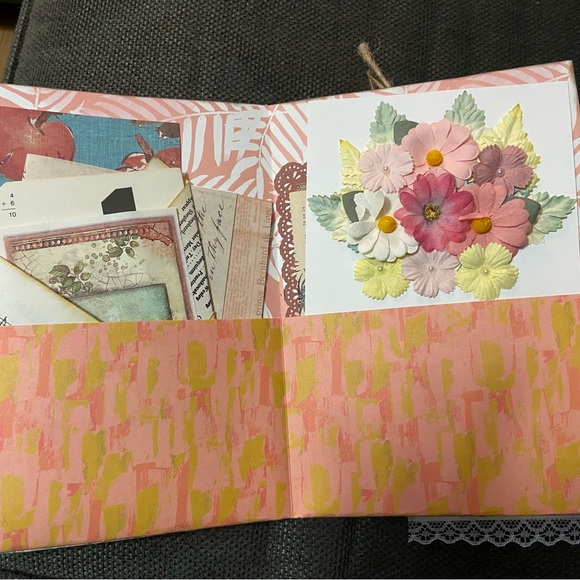 Colorful Abstract Patterned ephemera folio - Picture 4 of 7